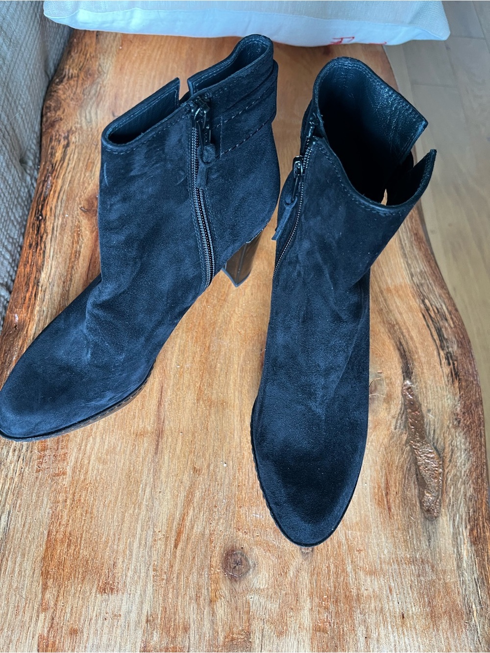 NWOB Stuart Weitzman Black Suede Patent Trim Platform Ankle Booties Size 7